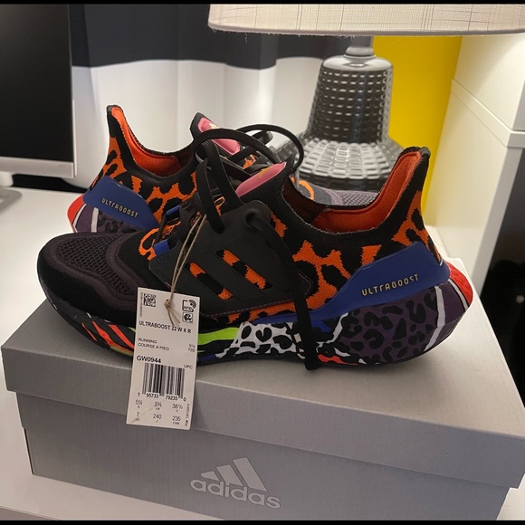 Adidas ULTRABOOST 22 X RICH MNISI SHOES - Picture 4 of 10